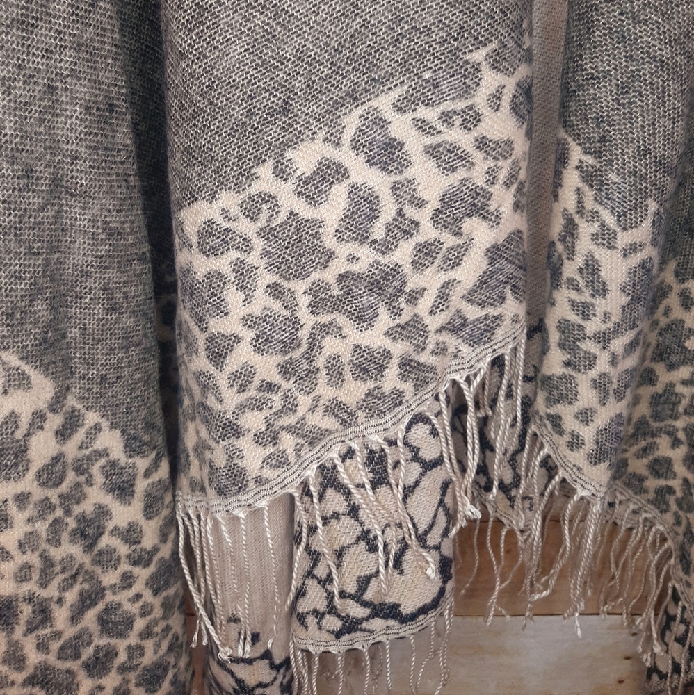 Croft & Barrow Fringed Wrap, One Size - image 3